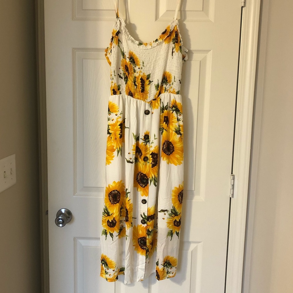 NWT Sunflower Button Dress